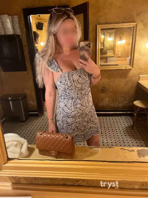 companion/S&M Serena Lang in Austin, TX