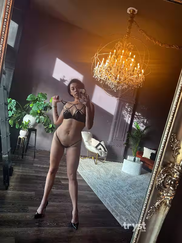 Escort/Massage/S&M Maxienne Robey in Chicago, IL